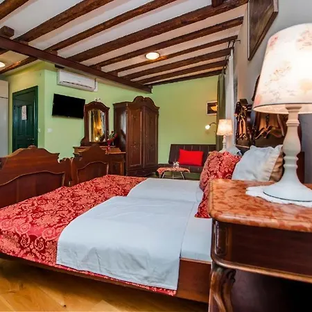Antique Oscar Iii Apartment Rovinj